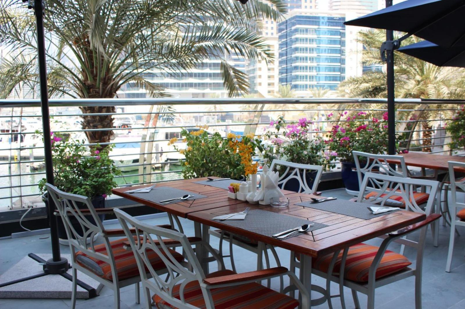 Signature Hotel Apartments And Spa Dubaï Extérieur photo